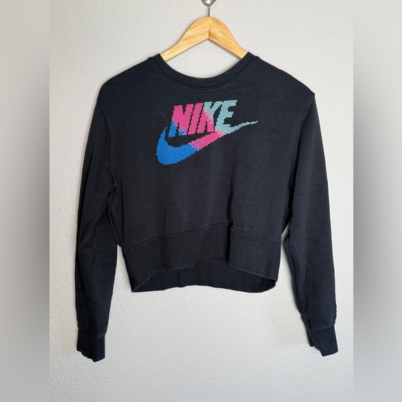 Nike Black Crew Neck Cropped Long Sleeve Sweatshirt Women's Small - Picture 1 of 8